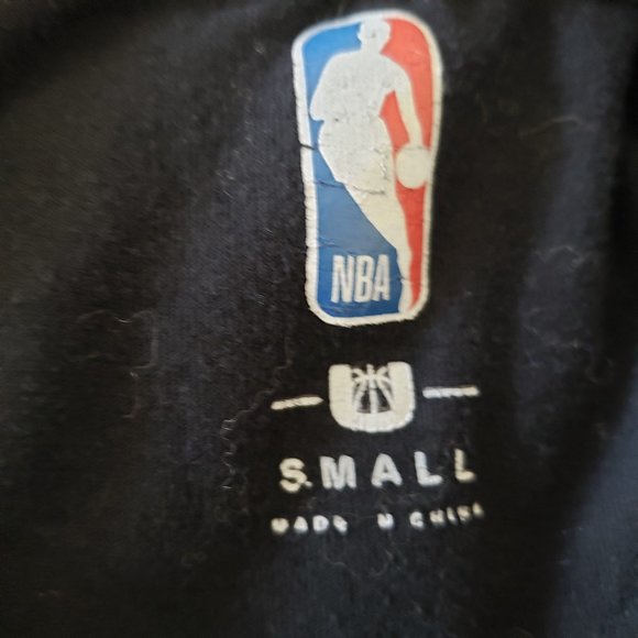 ⭐️Chicago Bulls basketball graphic print crew t-shirt black size small - Picture 7 of 8